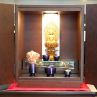 8. ウォールナット上置き型仏壇